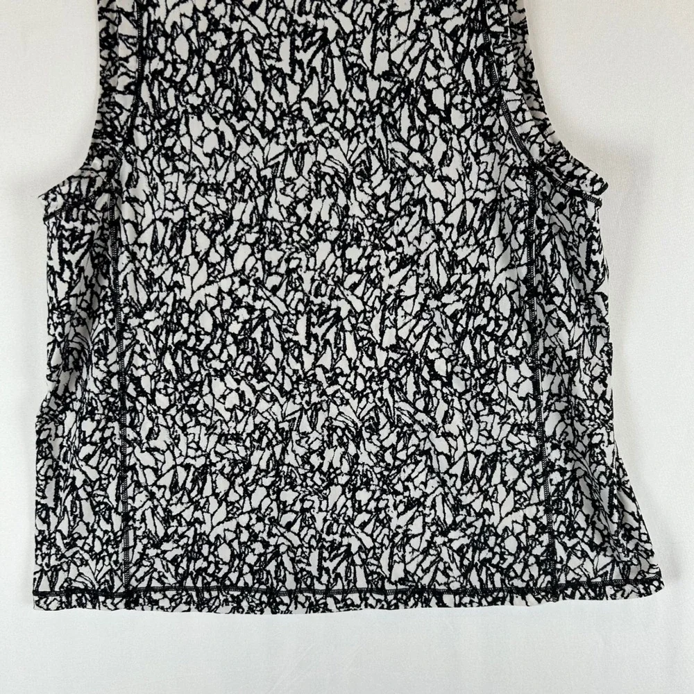 Lululemon Sole‎ Training Tank Top Women Size 2 Black White Abstract Print